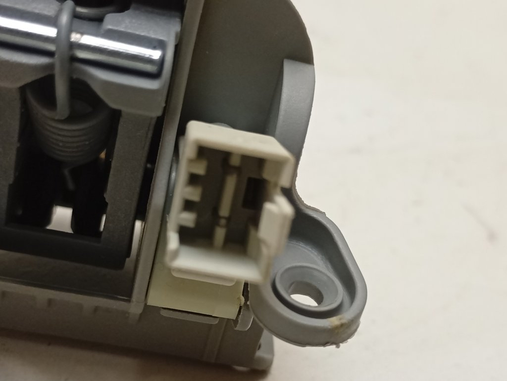 LFTA+5H1741 ктп11 Замок дверцы для посудомоечной машины Ariston, Indesit C00282805 б/у