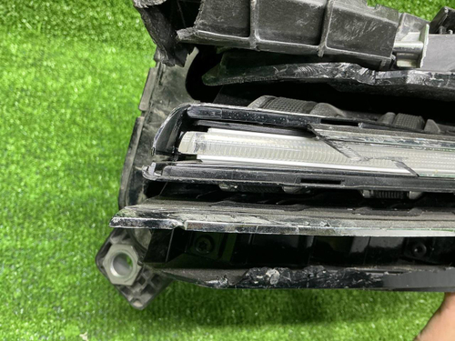 Битая Фара левая Hongqi H5 2 (2022-н.в.) LED