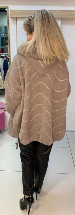 Жакет-куртка из альпака с капюшоном