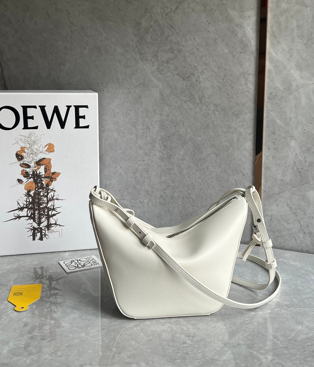 Loewe Mini Hammock Hobo 28 cm
