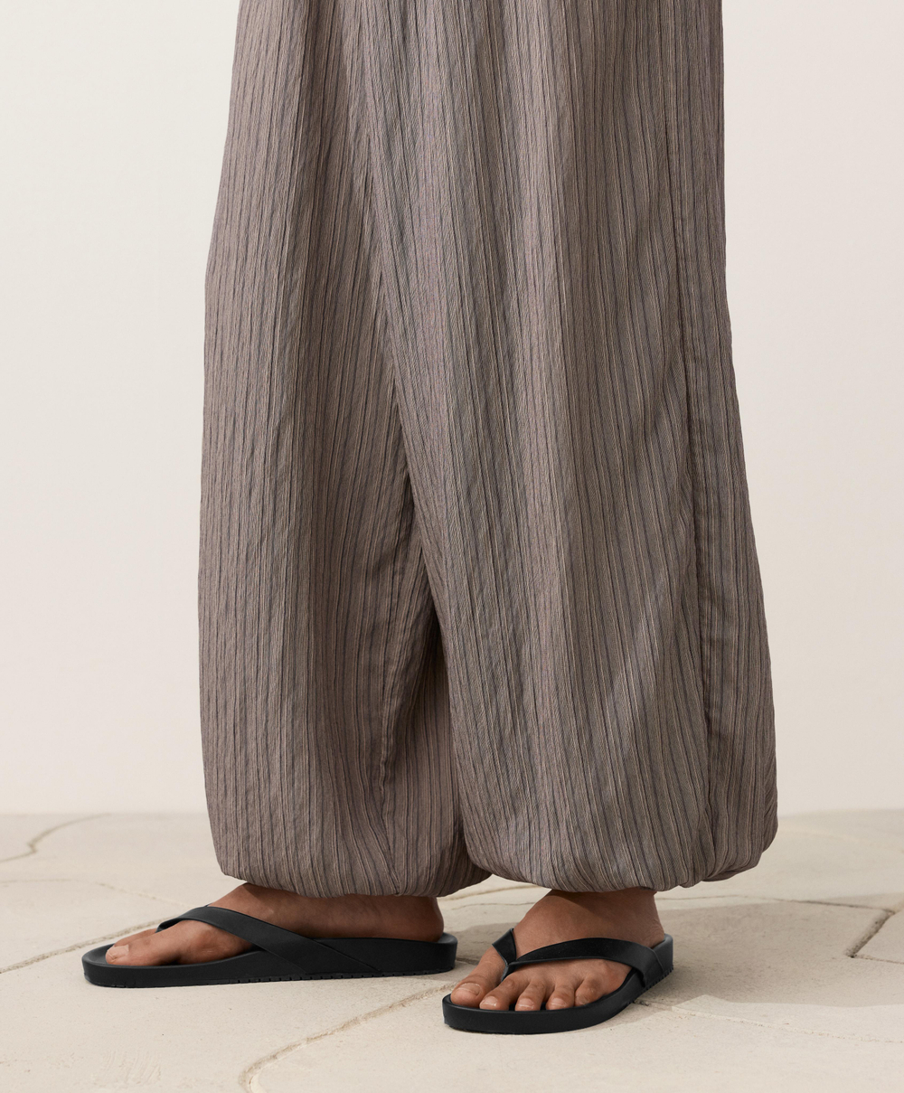 OYSHO Длинные брюки-блумер полосатые, угольный