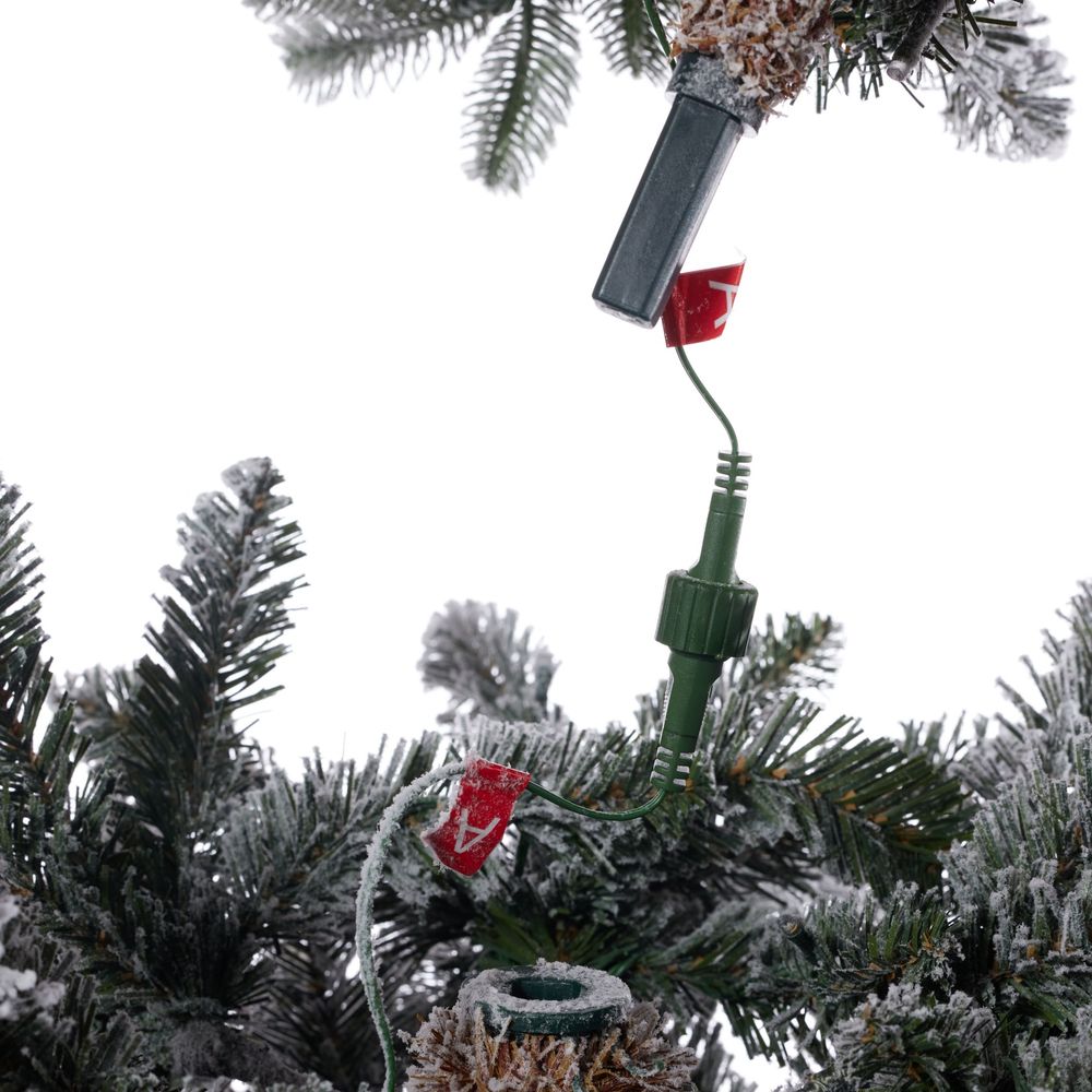 Заснеженная елка с гирляндой встроенной «Saint Paul» (Литая+пвх) 210 см / 2,1 м