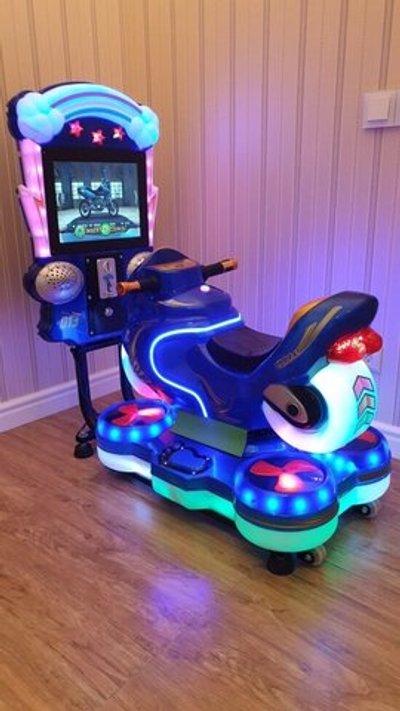 Автомат с видеоигрой «Мотобайк»
