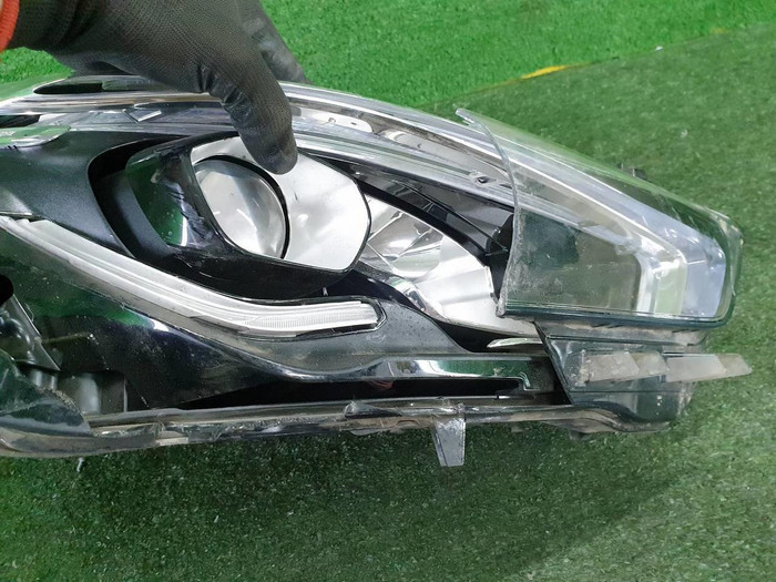 Битая Фара правая Mercedes CLA C118 (19-23) LED