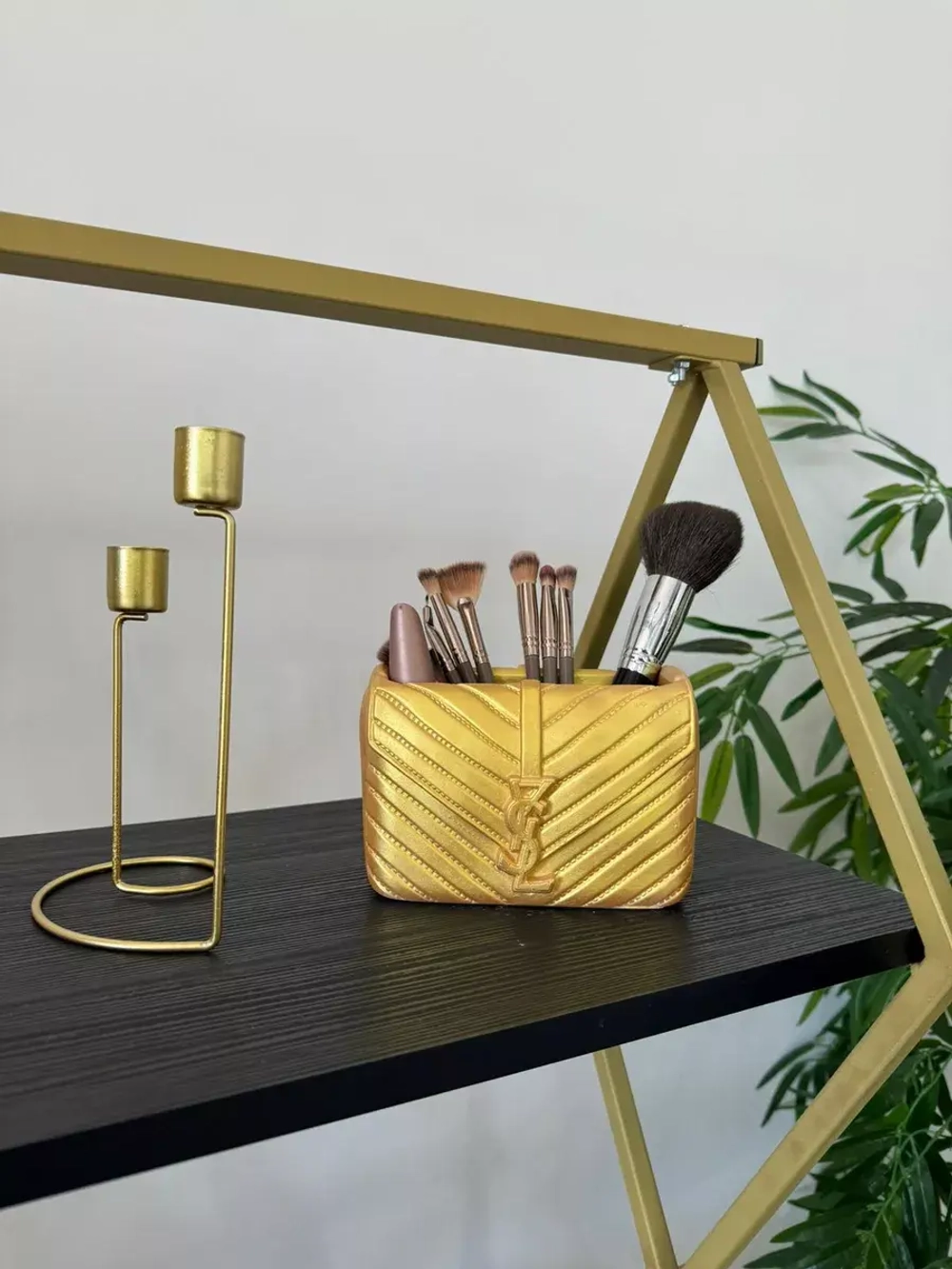 Ваза для сухоцветов