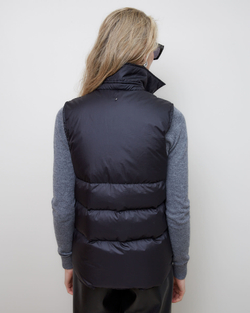 Жилет пуховый из итальянского нейлона черный