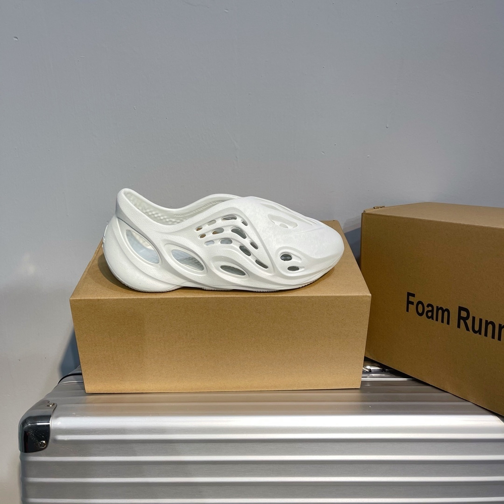 Adidas Yeezy Foam Runner