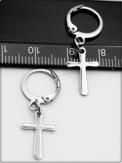 Серьги кольца "Кресты" для пирсинга ушей стальные.