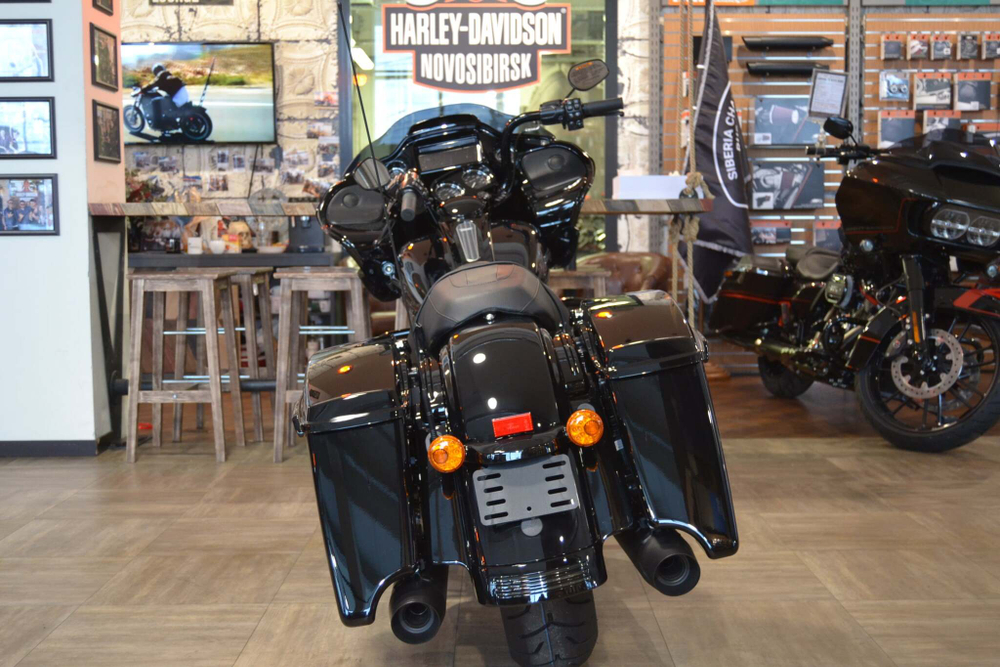 Road Glide Special 114  Harley-Davidson Vivid Black