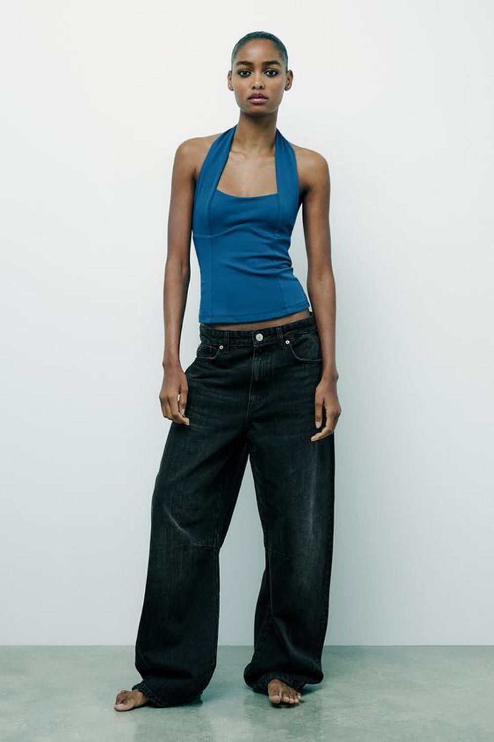 ZARA ЭЛАСТИЧНЫЙ ТОП С ГОРЛОВИНОЙ ХАЛТЕР И СБОРКОЙ, СИНИЙ