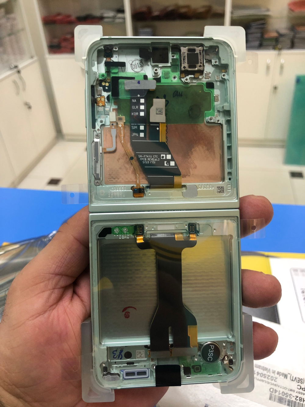 Дисплей в сборе с тачскрином и рамкой для Samsung Z Flip 6 Mint(Зеленый) Оригинал
