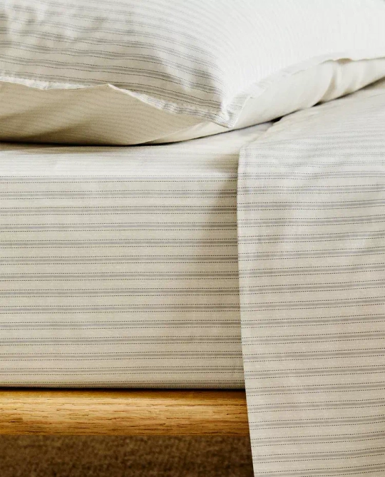 ZARA HOME ДЕТСКАЯ ПРОСТЫНЯ НА РЕЗИНКЕ В ПОЛОСКУ, СИНИЙ