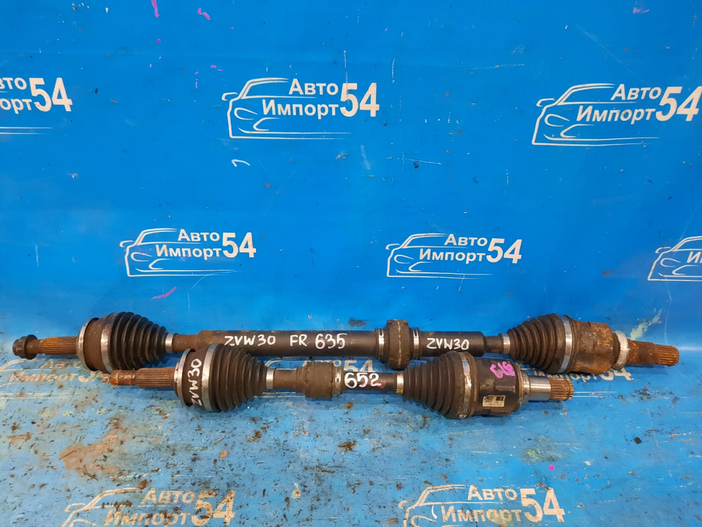 Привод передний правый TOYOTA PRIUS 2011