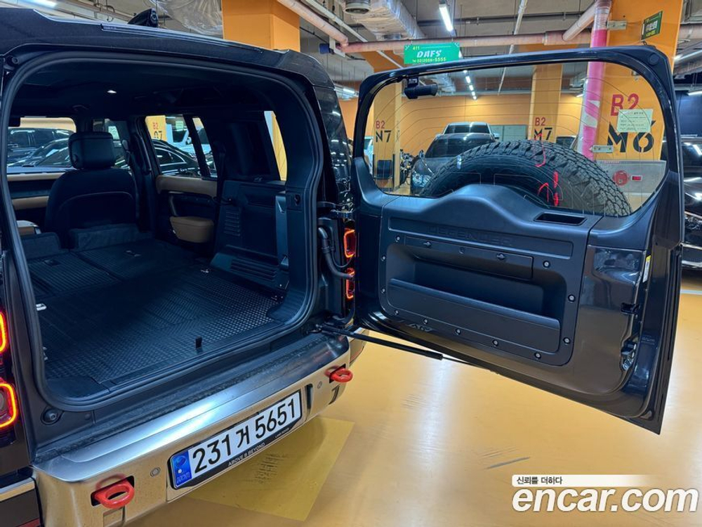 Land Rover Defender (L663) 110 P400 X (08.2023)
