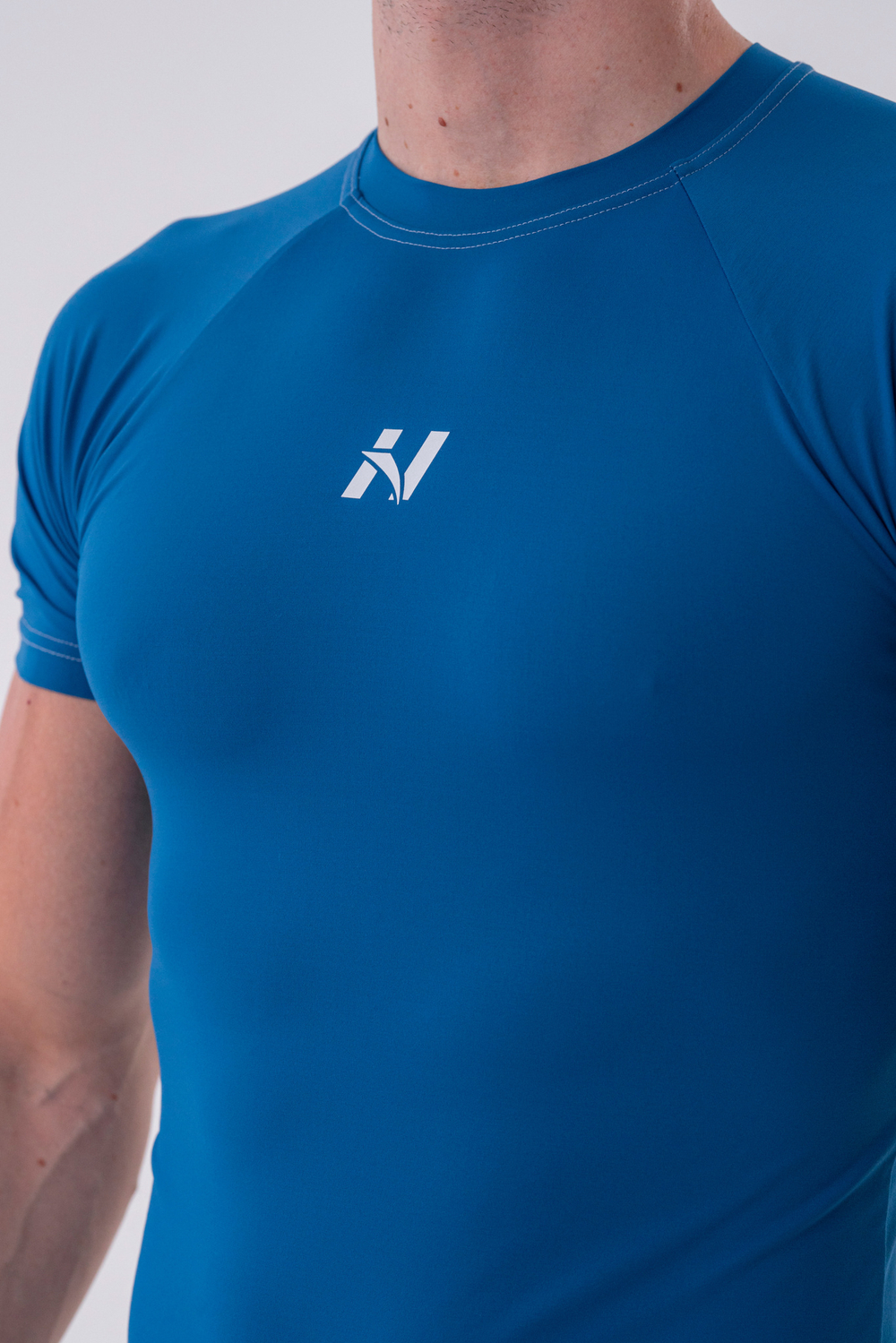 Мужская футболка Nebbia Functional Slim-fit T-shirt 324 Blue
