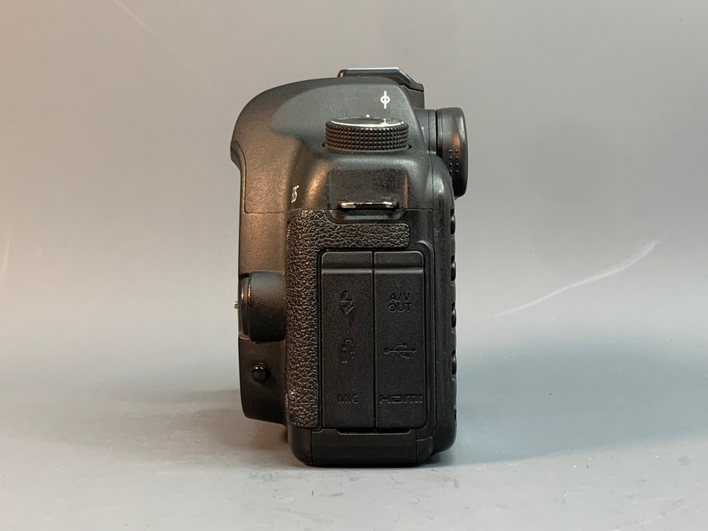 Canon EOS 5D Mark II 98.000 кадров