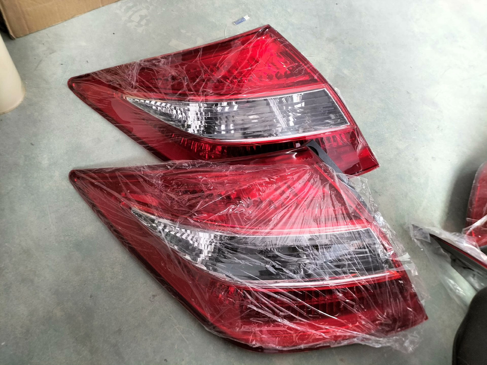 Задние фонари (левый и правый) для Honda Crosstour 2011-2016