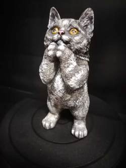 Гипсовая фигурка Кот с лапками