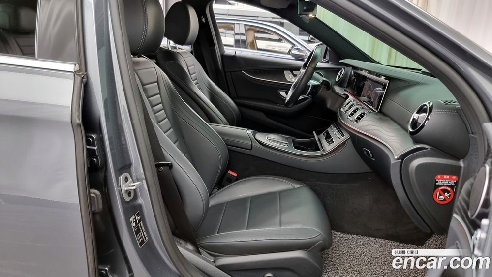 Mercedes-Benz E-Class W213 E220d 4MATIC AMG Line (07.2021)