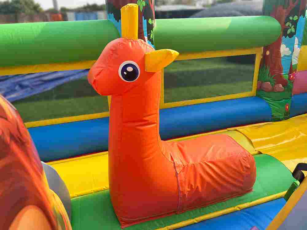 Коммерческий надувной батут «Звериная команда», 9х5х5 м