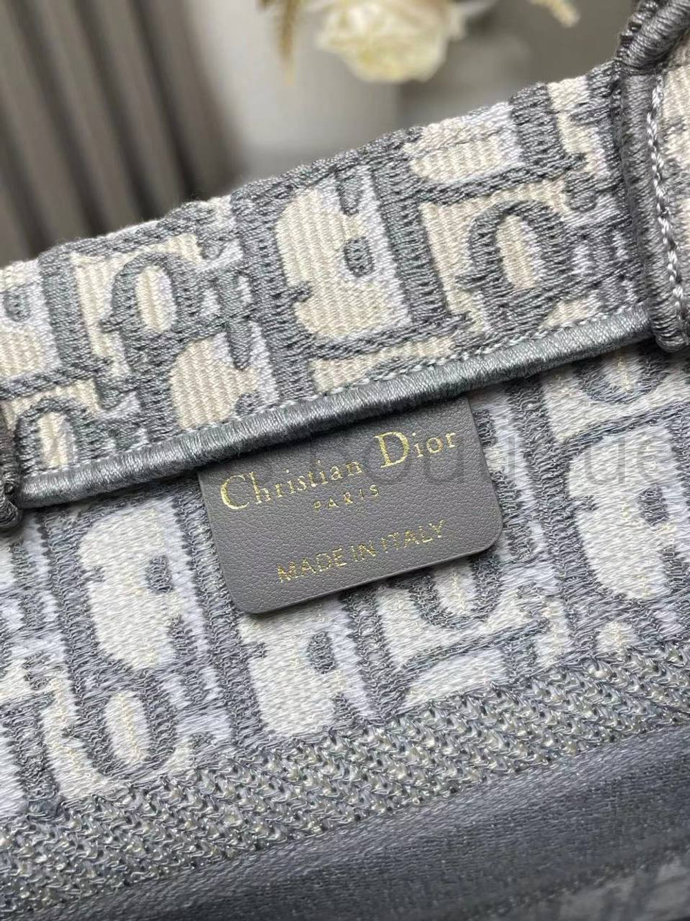 Женская сумка Dior Book Tote серого цвета