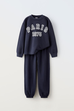 ZARA КОМПЛЕКТ ИЗ БРЮК И ТОЛСТОВКИ С НАДПИСЬЮ, МОРСКОЙ СИНИЙ