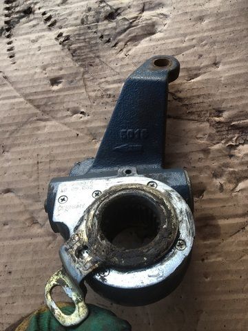 Трещетка тормозная MAN TGA задняя левая (автоматическая)