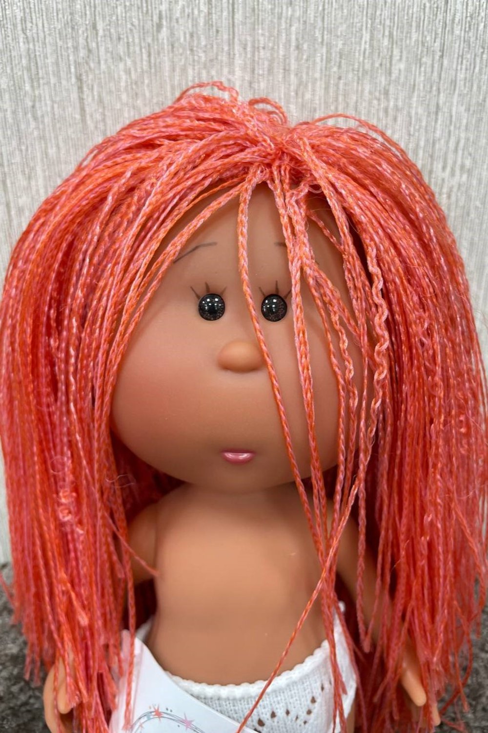 УЦЕНКА8 Кукла Nines виниловая 23см Little Mia Latina без одежды (3199WL8)