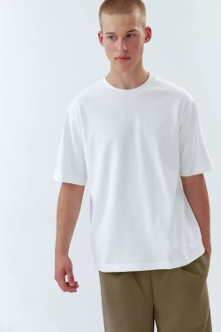Футболка прямого кроя белого цвета из хлопка