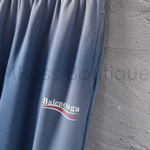 Женские штаны Balenciaga в градиентном голубом цвете с логотипом