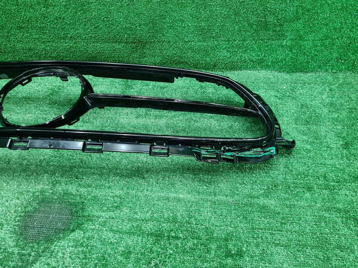 Решетка радиатора Mercedes E C238 (2020-2023)