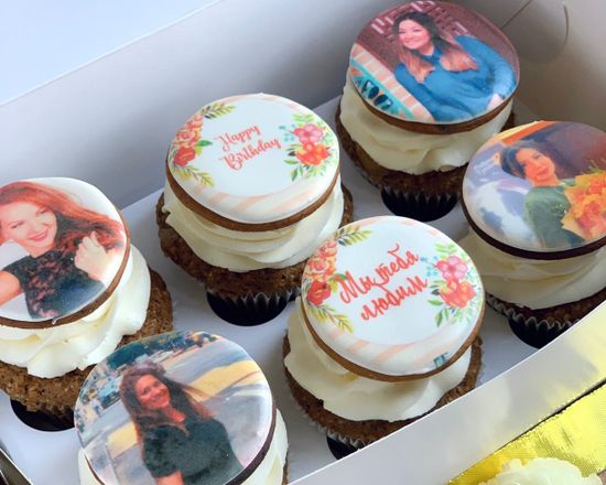 Капкейки Happy Birthday «мы тебя любим»