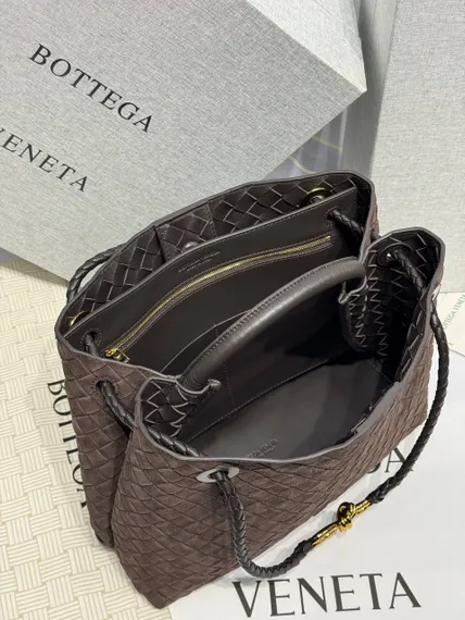 Сумка Bottega Veneta Andiamo из замши