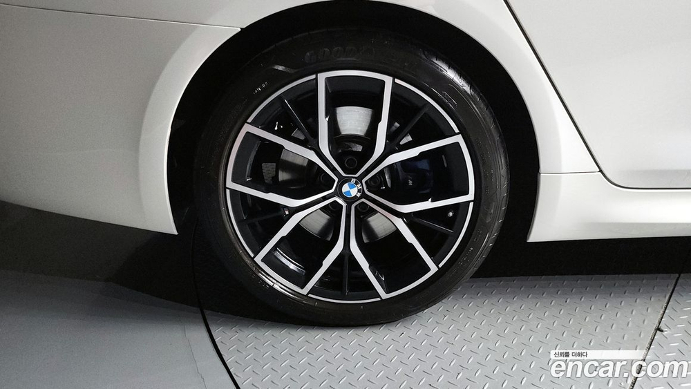 BMW 5 Series (G30) 530i M Sports (10.2022)