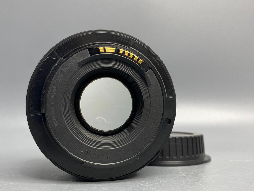 Canon EF 50mm f/1.8 II