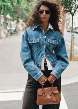 Брюки с широкими штанинами и низкой посадкой