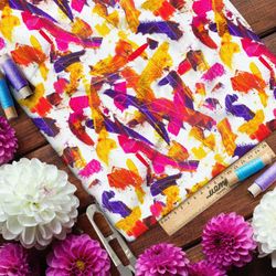 Ткань шифон яркие мазки краской на белом фоне