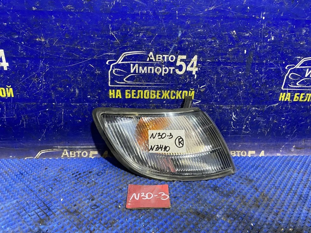 Габарит правый NISSAN R'NESSA 2000