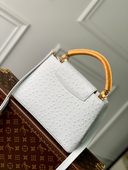 Louis Vuitton Capucines BB