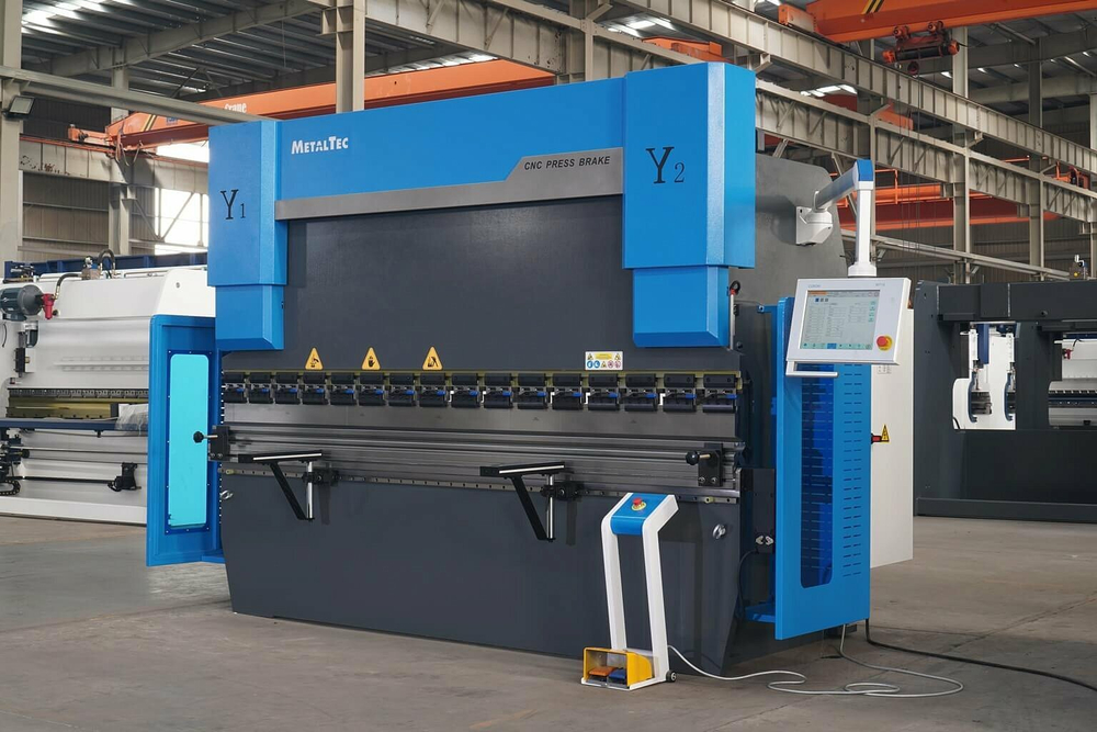 Листогибочный пресс с ЧПУ MetalTec HBС 170/3200 4+1 ЧПУ МТ-15