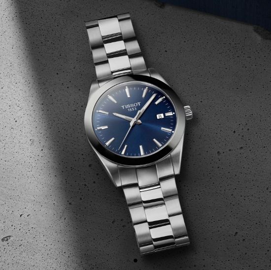 Мужские швейцарские часы Tissot T127.410.11.041.00 у камня