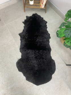 Шкура коврик меховой прикроватный овчина, 150х55 см. (из 2-х шт).