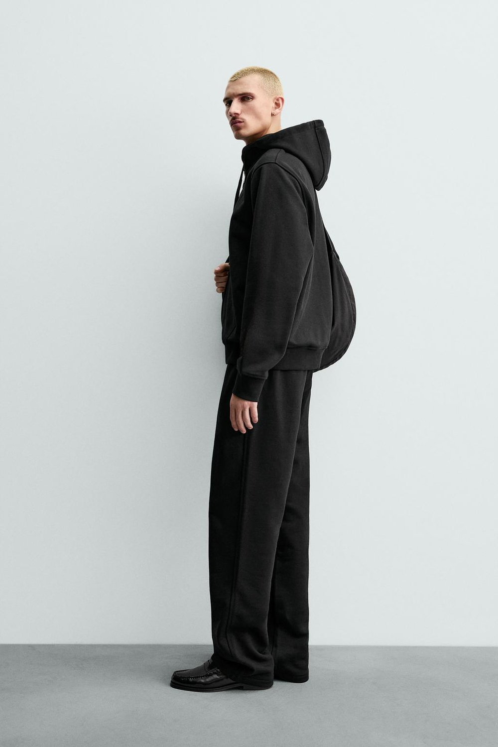ZARA ТОЛСТОВКА НА МОЛНИИ С КАПЮШОНОМ HEAVYWEIGHT ORIGINS, ЧЕРНЫЙ