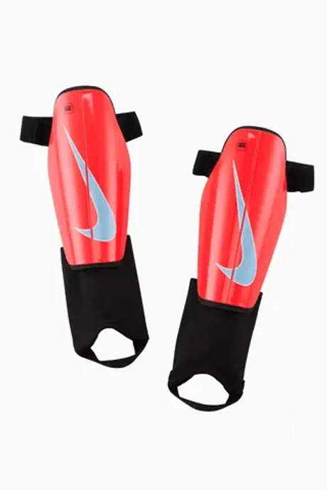 Футбольные щитки Nike Charge Junior - красный