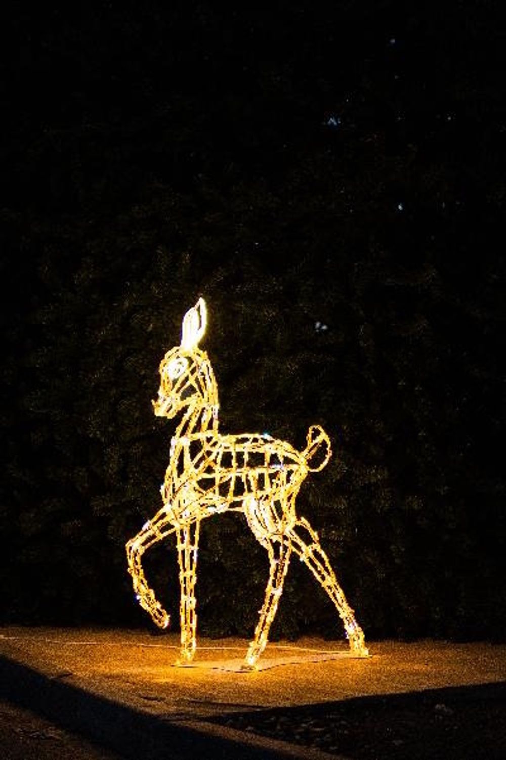 Светодиодная фигура "Олениха" мама