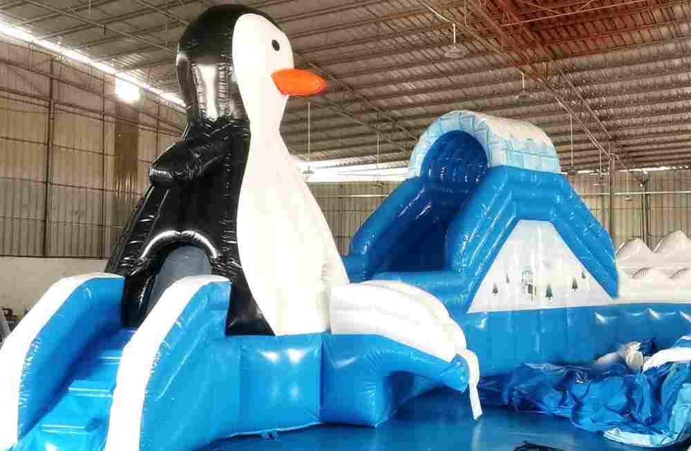 Наземный надувной аквапарк «Морское царство 3» с фигурой пингвина 23*23*6 м