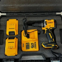 DeWalt Дрель-шуруповерт, 18 В, 40 Нм, 2 АКБ