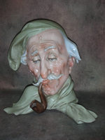 Статуэтка. Фарфор. Мужская голова в шляпе и с трубкой. Capodimonte. Италия