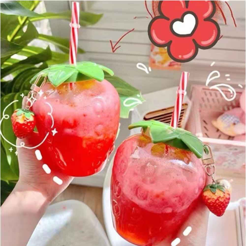 Кружка клубника с трубочкой