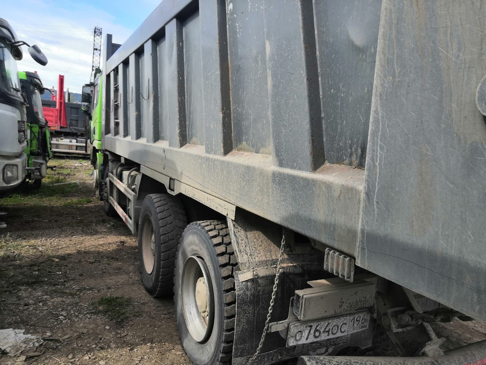 Shacman (Shaanxi) SX* 8x4 Самосвал SX33186V366 (Дизельный, 11,6 л, 423 л.с., МТ)